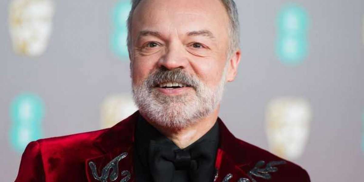 Graham Norton to Host New Drag Queen Show