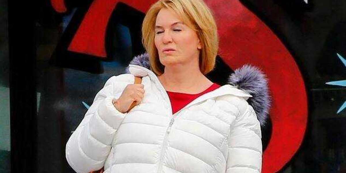 Renée Zellweger transforms into a convicted killer