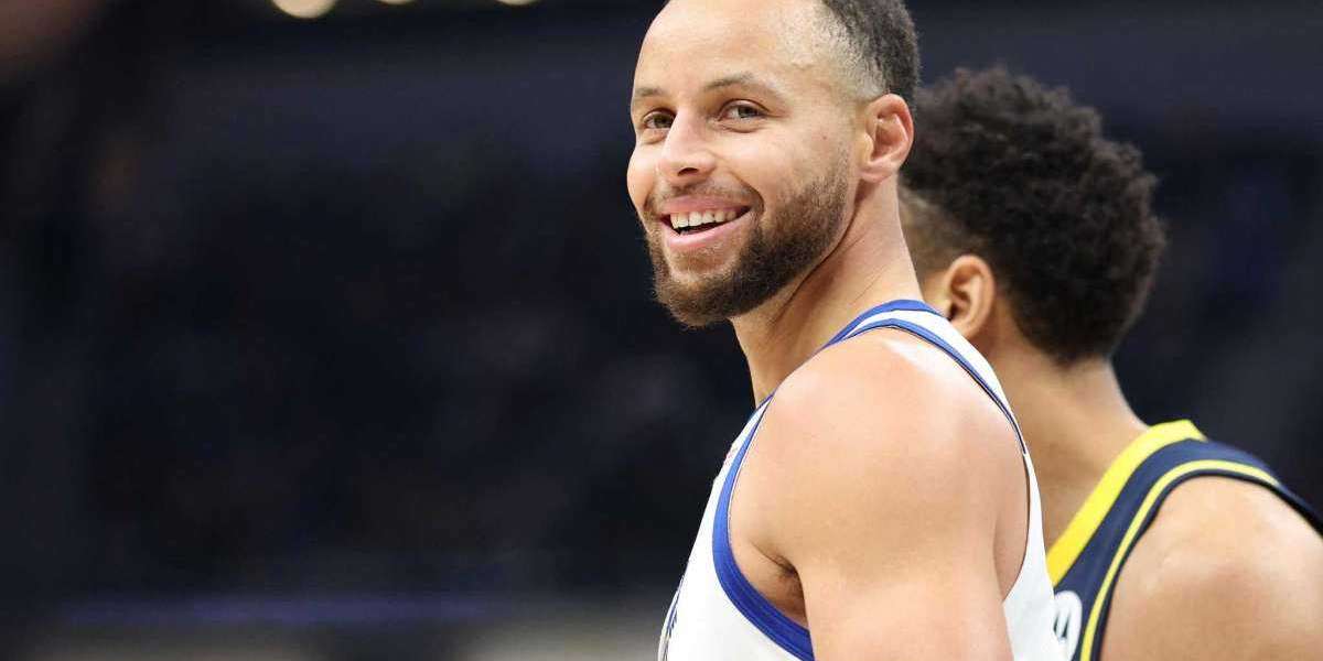 Steph Curry Is NBA’s New 3-Point King