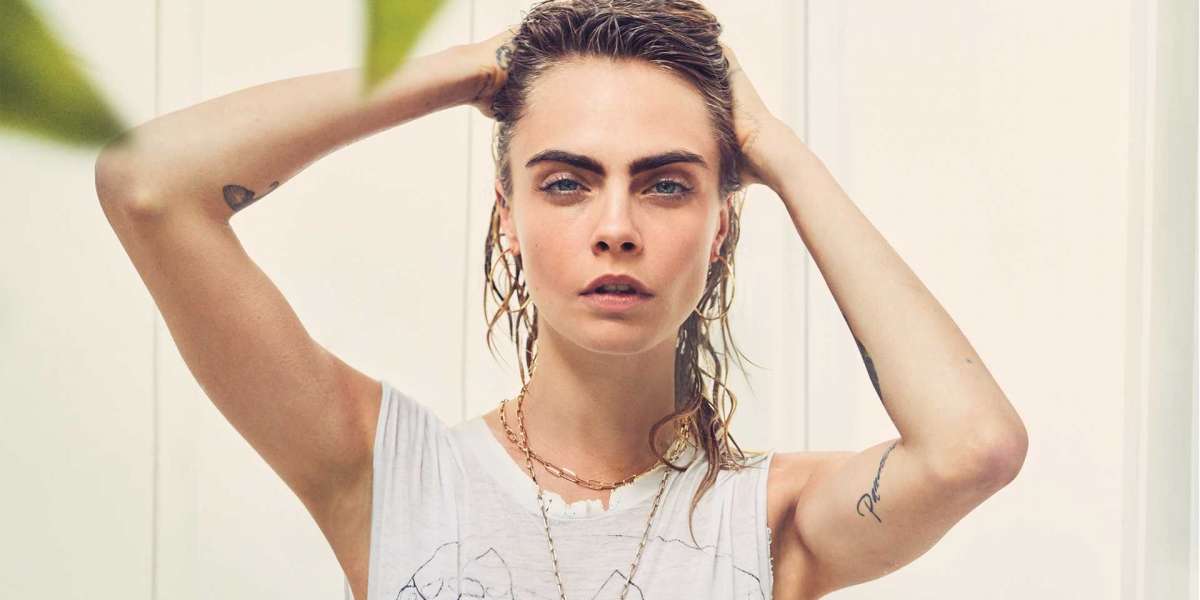 Cara Delevingne To Star in Hulu’s Mystery-Comedy “Only Murders in the Building”