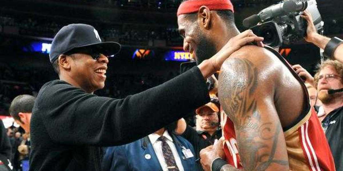 LeBron James Raps to JAY-Z “Imaginary Players” to Haters