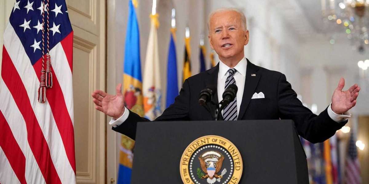 Lester Holt To Interview Joe Biden For NBC’s Super Bowl Pre-Game